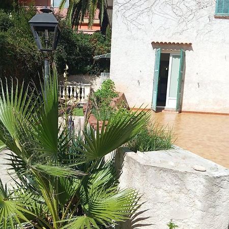 Studio De 14M2 Dans Une Maison Cagnes-sur-Mer Esterno foto