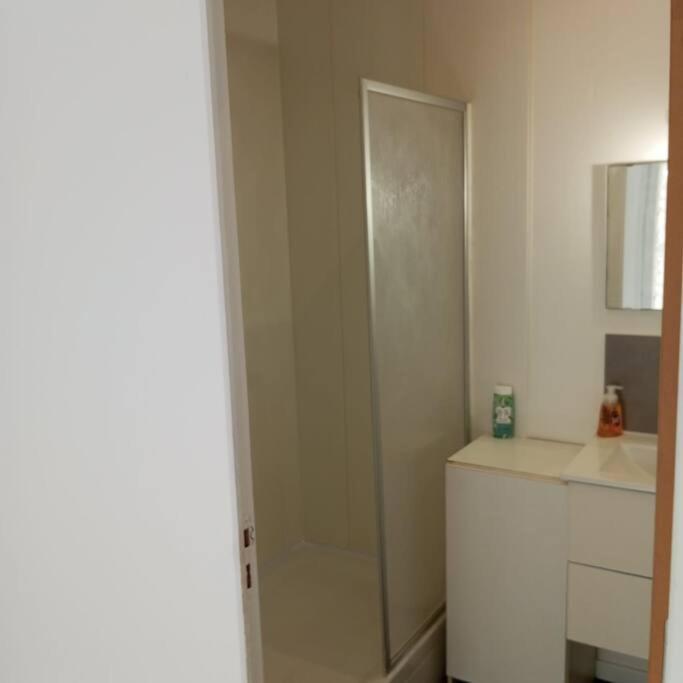 Studio De 14M2 Dans Une Maison Cagnes-sur-Mer Esterno foto