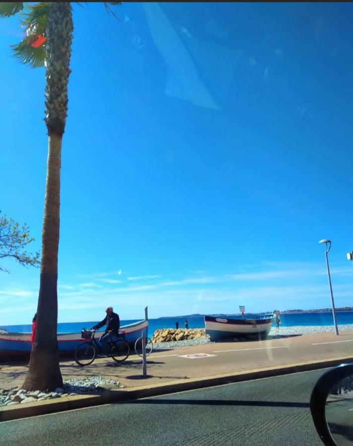 Studio De 14M2 Dans Une Maison Cagnes-sur-Mer Esterno foto