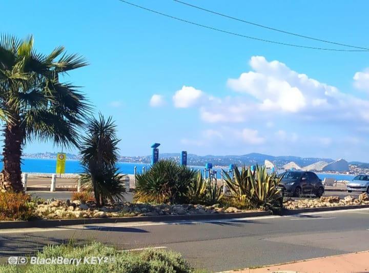 Studio De 14M2 Dans Une Maison Cagnes-sur-Mer Esterno foto