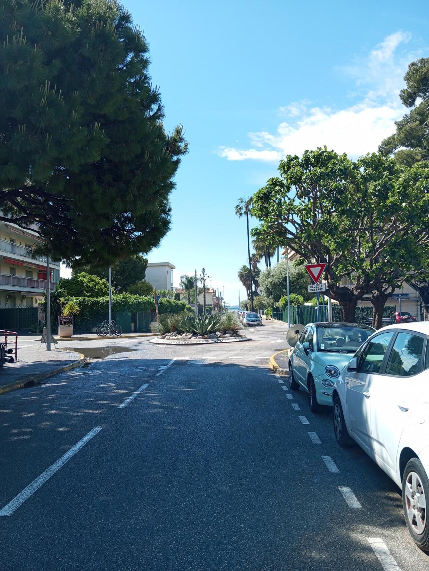 Studio De 14M2 Dans Une Maison Cagnes-sur-Mer Esterno foto